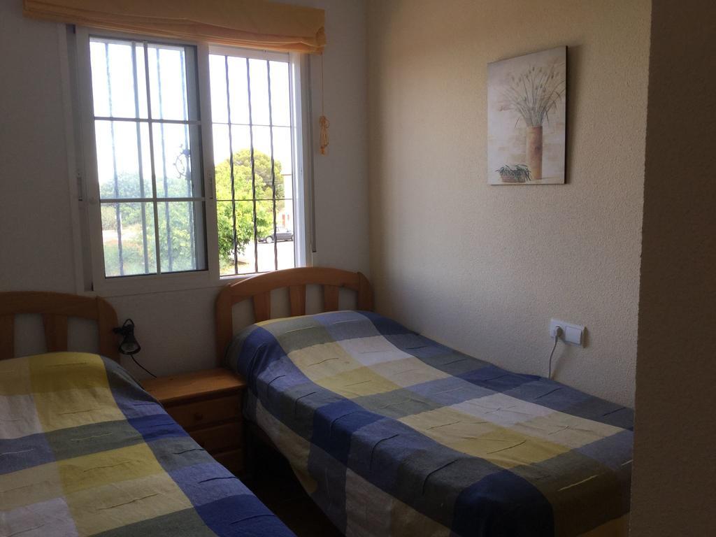 2 Bedroom Cozy Apartment In Torrevieja Exterior foto